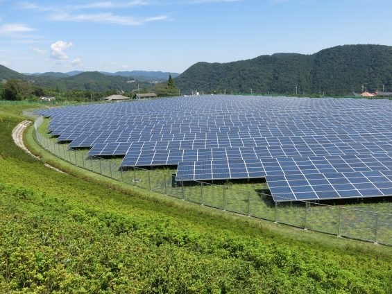 Solar plant in Aikawa Town, Japan. Credit: Σ64