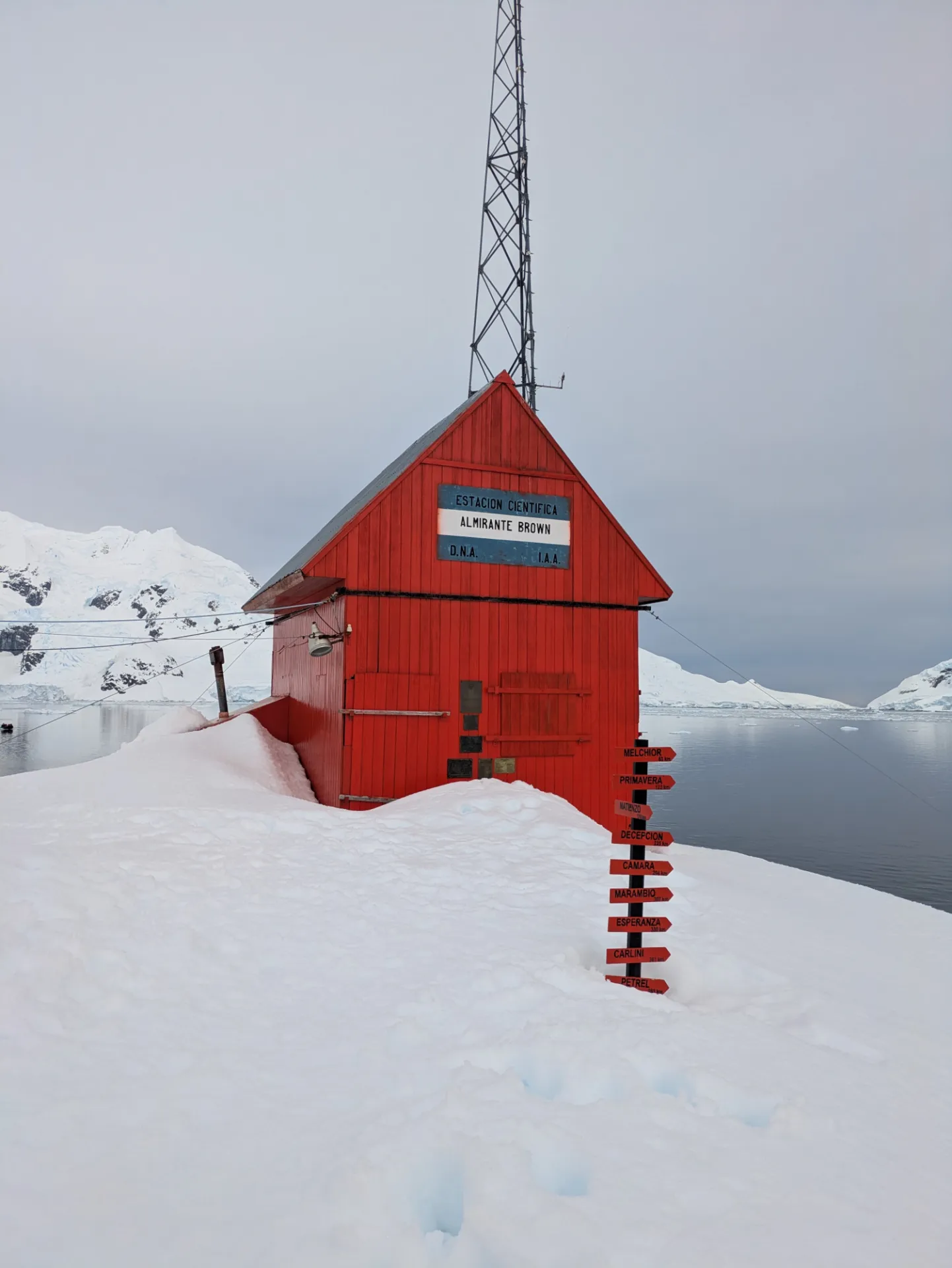 Almirante Brown Antarctic Base  Larissa Beatriz Souki.jpg